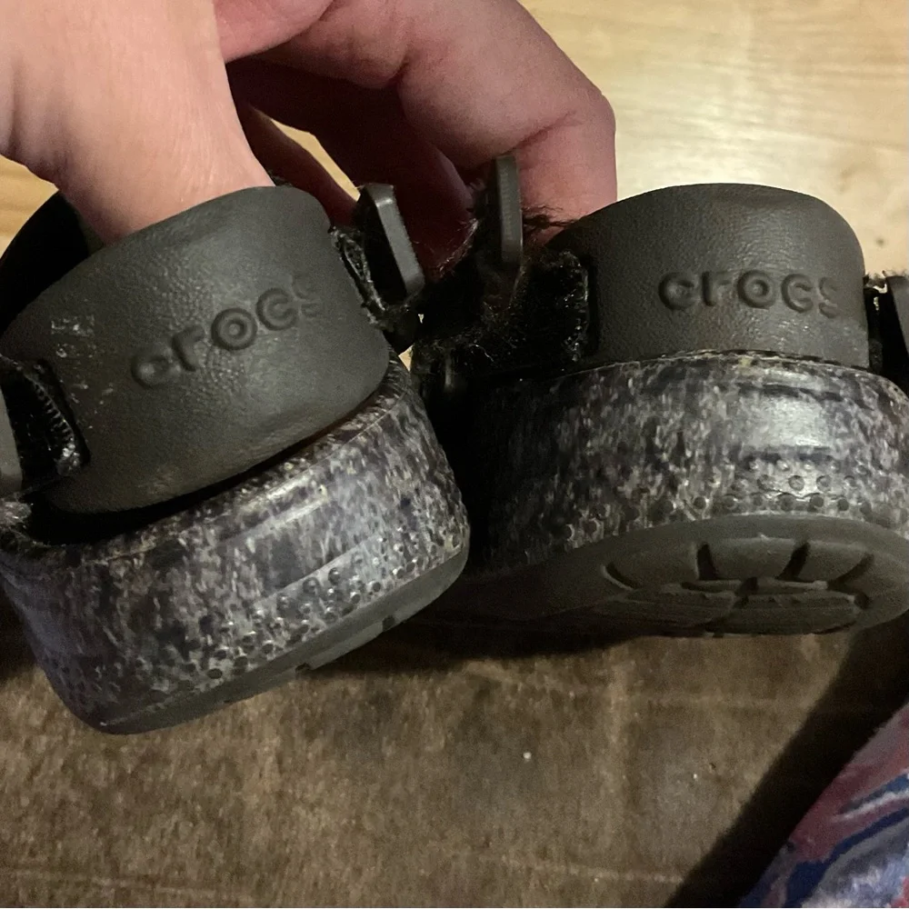 Carrots x crocs‎ shows